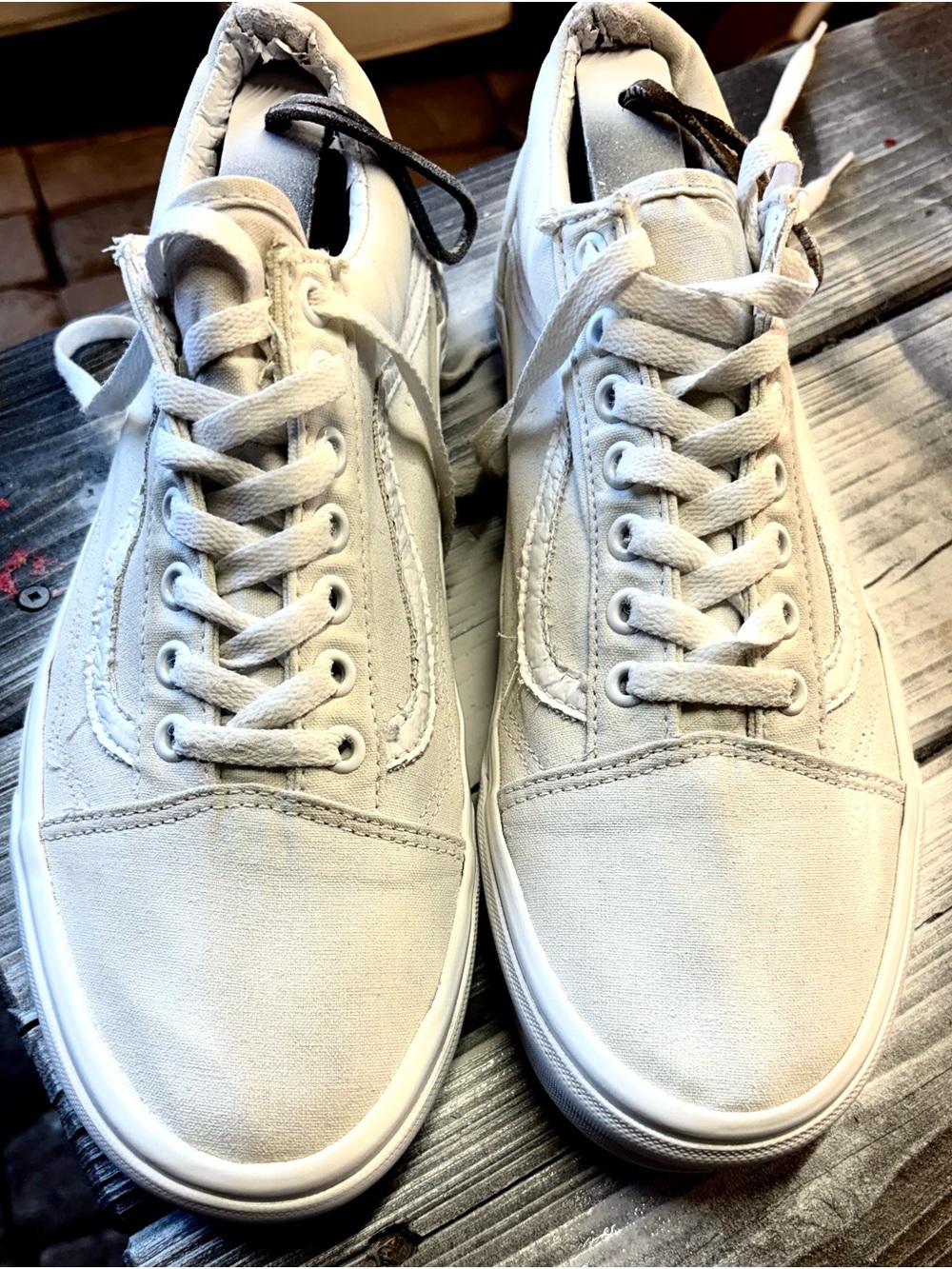 White Vans Old Skool sneakers in US 10.5 #skateboarding #oldskool